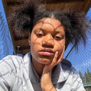 Meet your Posher, Chanelle